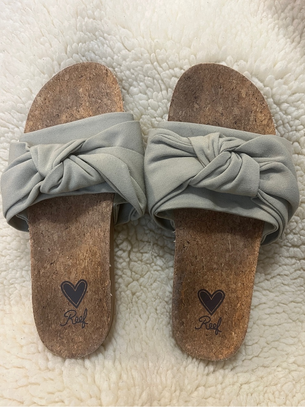 Reef Women’s Size 10 Light Sage Green Knotted Slide Sandals Cork Footbed
DESCRI
